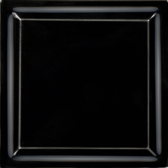 Čierna lesklá (49000)